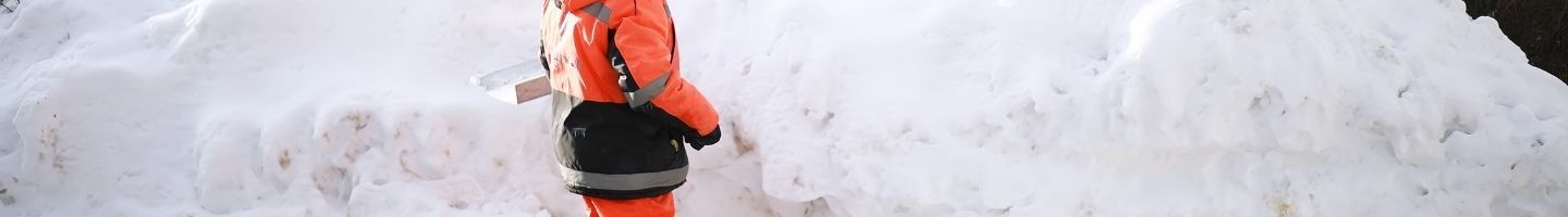 Käsilumityöntekijä